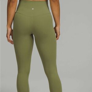 Lululemon Leggings in Bronze Green, Wunder under